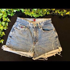 ✨Vintage high waisted Tommy Hilfiger Jean Shorts✨
